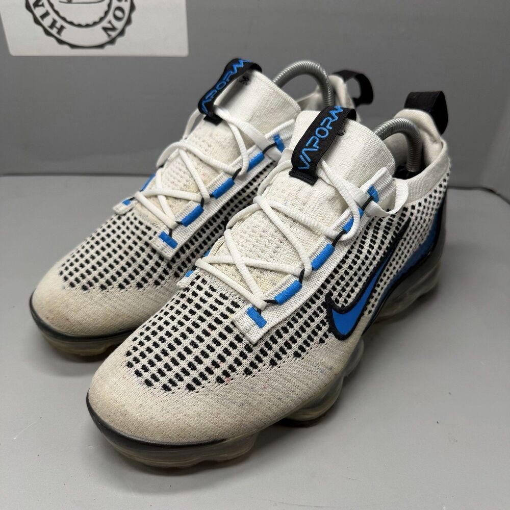 Nike Air VaporMax Flyknit Youth Sz 7Y White Blue Running DB1550-101 Women 8.5 - Picture 2 of 13